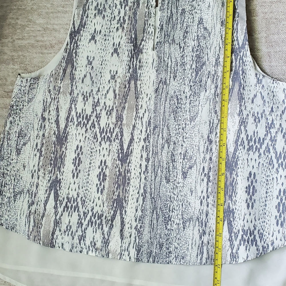 Banana Republic Women's Snakeskin Print Sleeveless Top - Picture 6 of 6